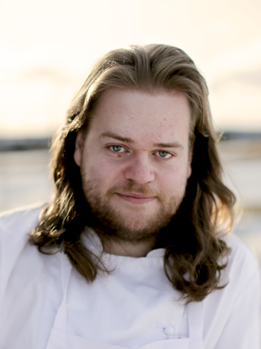 Headshot of Chef Magnus Nilsson