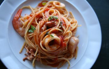 Spaghetti with Calamari Scallops and Shrimp_Spaghetti di Tornola