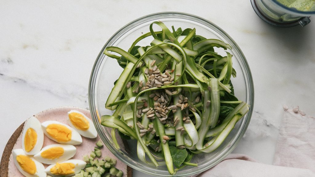 asparagus spinach salad
