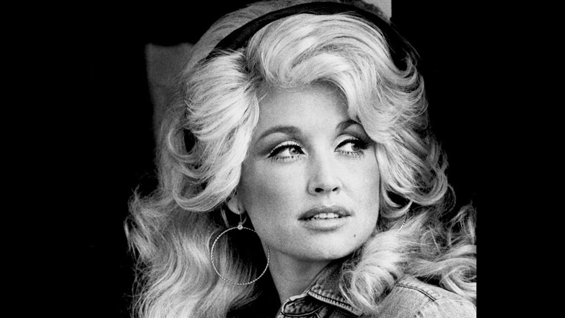 Dolly Parton, 1977 (public domain image, RCA Records)