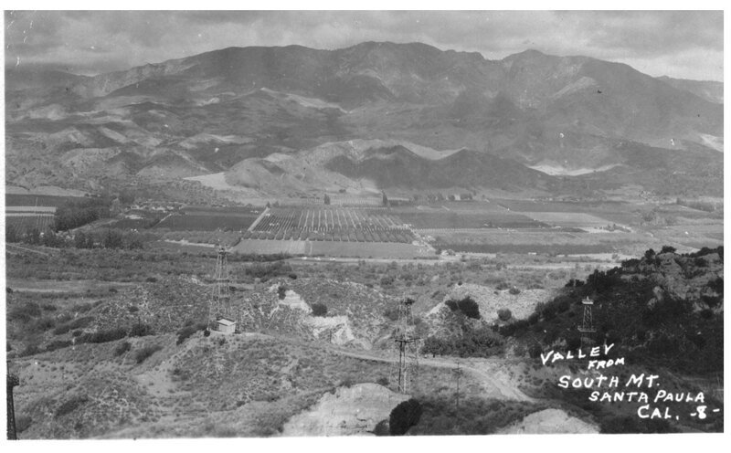 A birdseye view of the Santa Clara Valley. Oil rigs, evidence of the Valley’s other main economy alongside citrus, are visible in the foreground. Courtesy Museum of Ventura County Flood Soledad Santa Paula.jpg