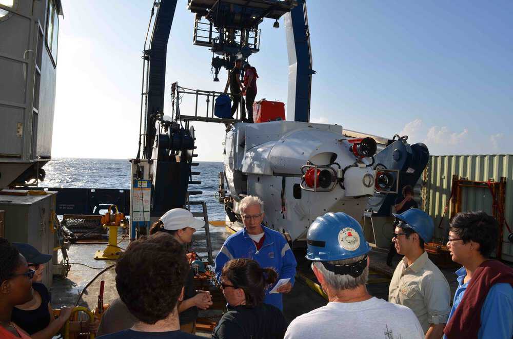 Michael Perfit describing the observations during his dive to scientists on board Atlantis shortly after the recovery of Alvin. Daniel Fornari, CC BY-ND Sealab-scientist-6.jpg