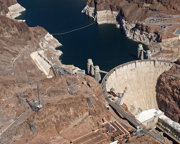 Aerial view of Hoover Dam, Nevada-Arizona, 2017. Mario Roberto Durán Ortiz, Wikipedia Flood-Dam-2017_Aerial_Hoover_Dam_wiki.jpg