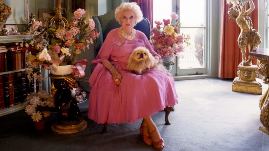 Dame Barbara Cartland with Twi-Twi.