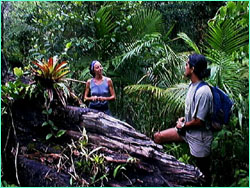 Claudine Sierra and Roberto Plaza Illingworth pause along the trail.