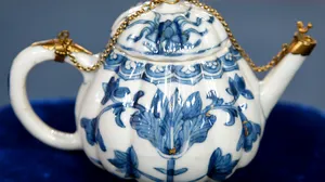 Pottery and porcelain expert Nicholas Dawes appraised this tiny ca. 1700 teapot, made in China for the export trade, at between $800 and $1,200.