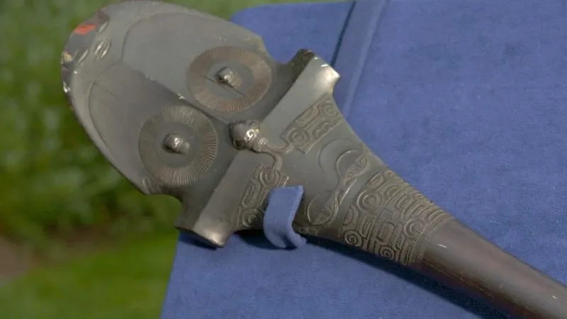 Screen grab of an 18th-century Marquesan war club